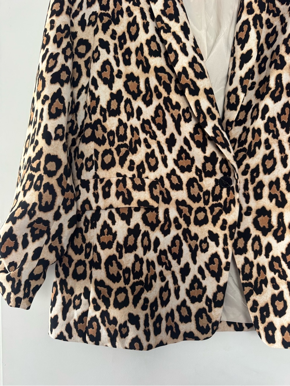 Express Leopard Print Blazer in Tan Black Cream - Picture 3 of 6
